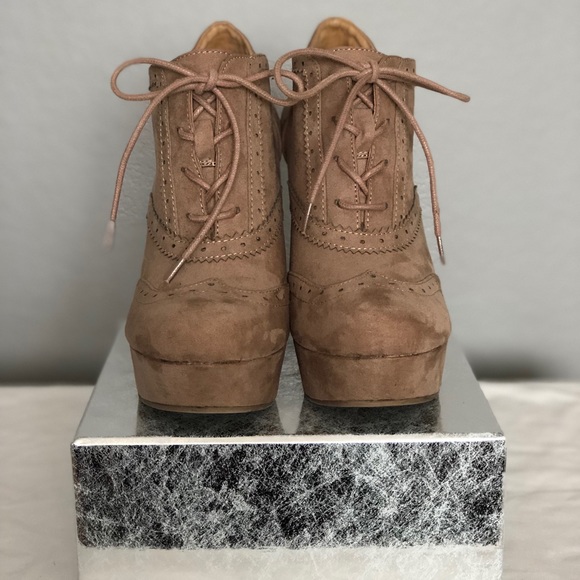 Faux suede wedge booties Forever 21 - Picture 2 of 4
